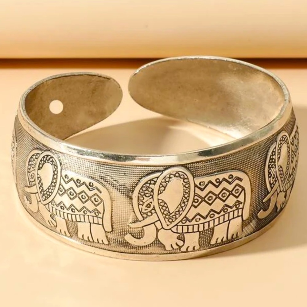 Antique Silver Elephant Bracelet